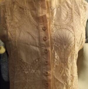 new,y2k hollow out pink lace button vest,sides print patterns do not match, med.